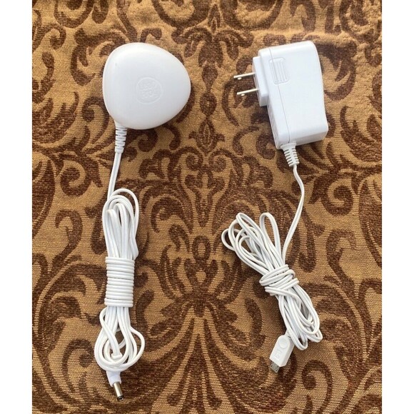 Lot of 2 Leapfrog Power Cords - Round 9VDC 700mA 6.3 VA Rectangle 5V 1500 mA AD - Picture 1 of 10